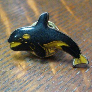Killer Whale Black & Yellow Vintage Lapel Pin